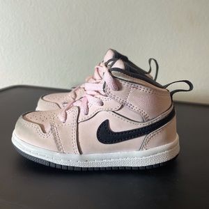 Air Jordan 1 Mid (Pink Foam)